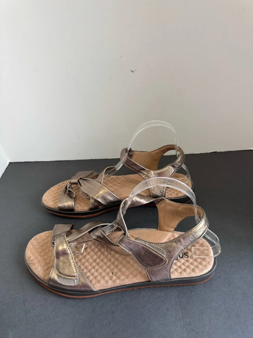 SoftWalk women's Del Rey leather sandals. Size 11M